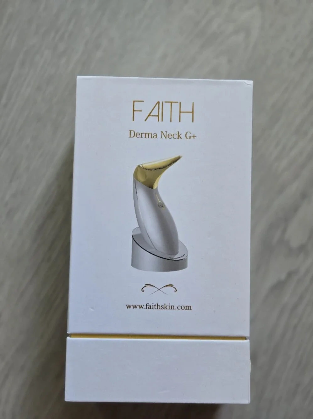 FAITH Derma Neck G+ Neck Device - White & Gold